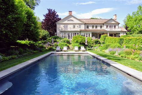 martha stewart metal house|martha stewart house pictures.